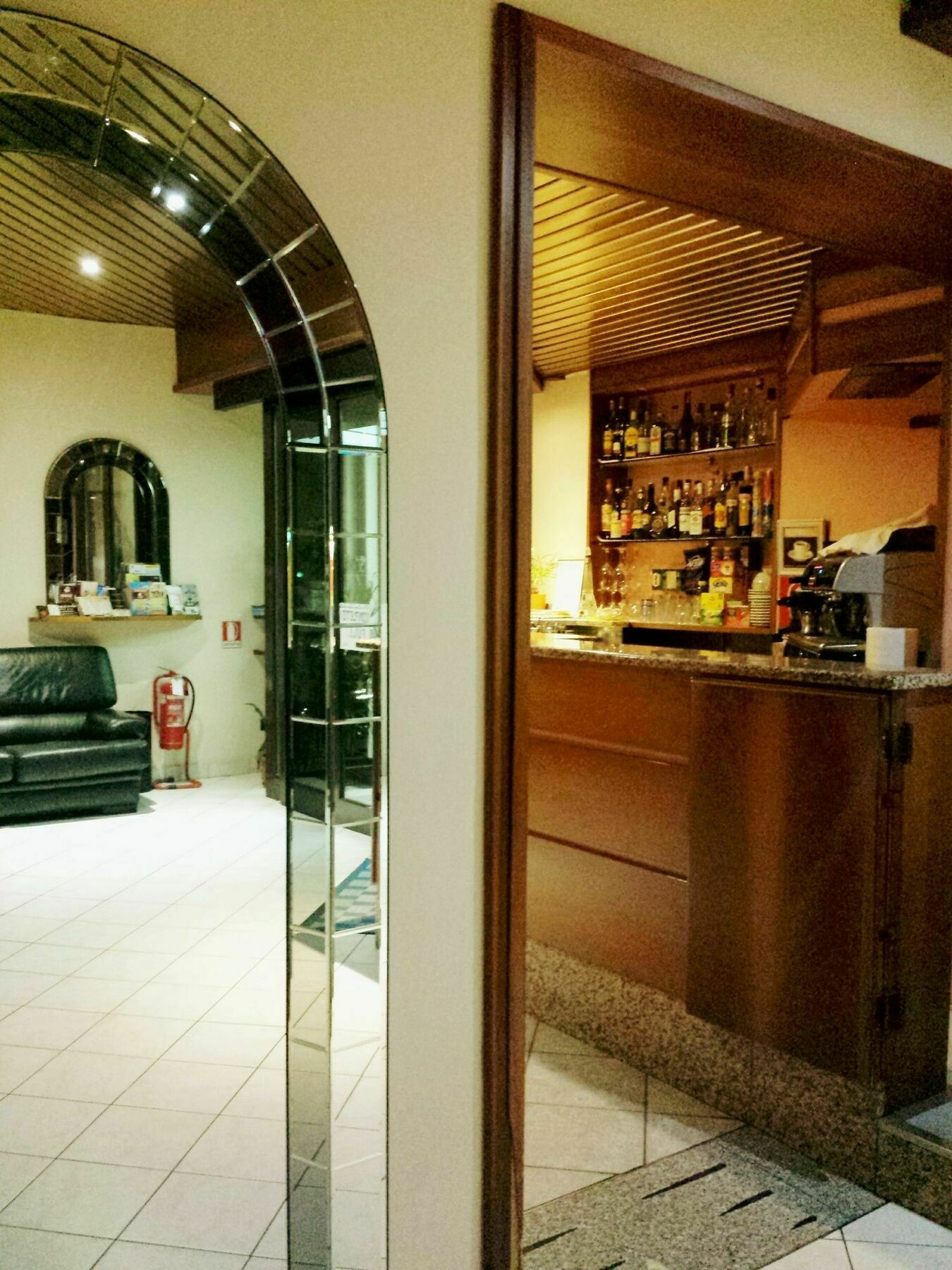 Hotel Eden Милано Екстериор снимка